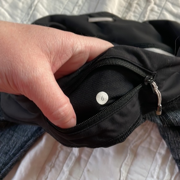 Lululemon black size 6 leggings - Picture 5 of 6